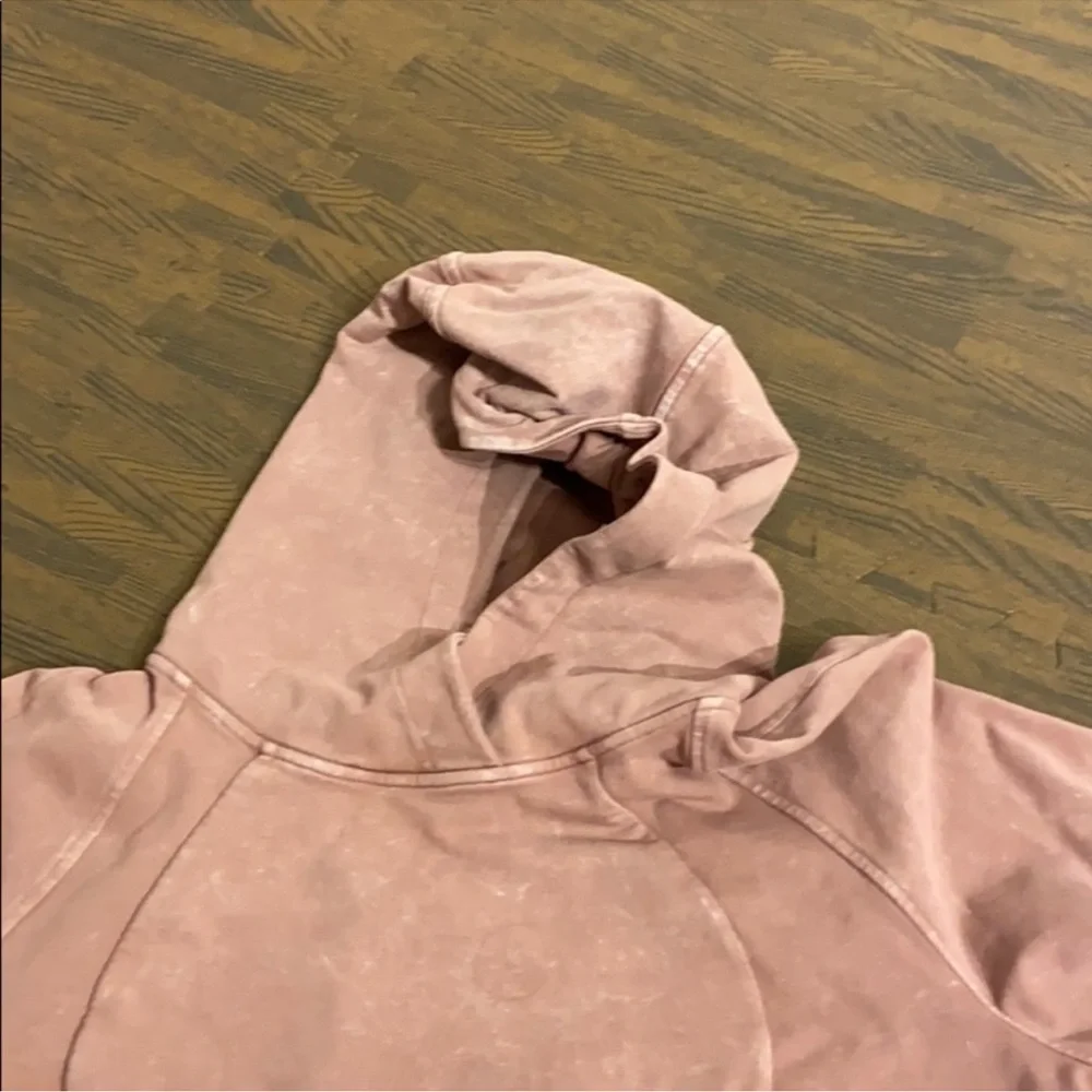 LIKE NEW | Lululemon | Snuggly Sweatshirt | Rustic Red/Pink | Size 6 - Picture 5 of 10